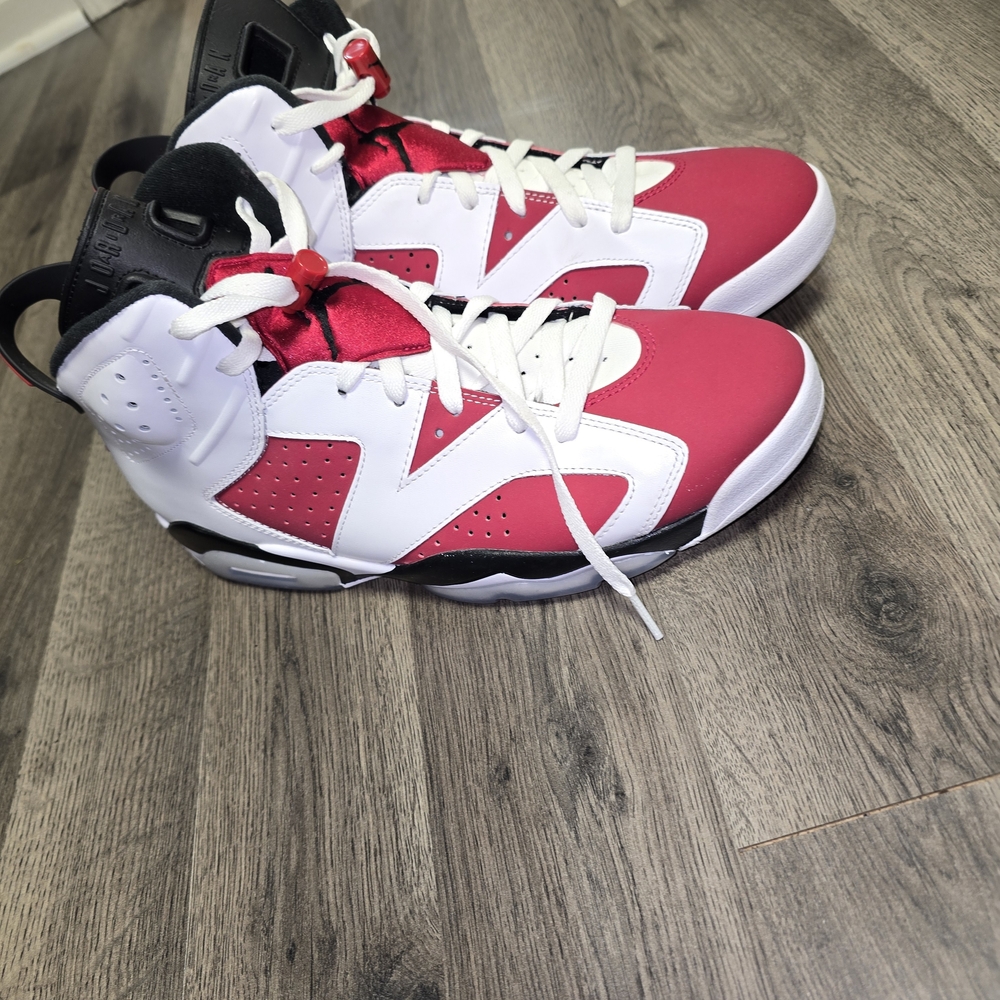 Air Jordan 6 Retro Sneakers - Picture 5 of 6